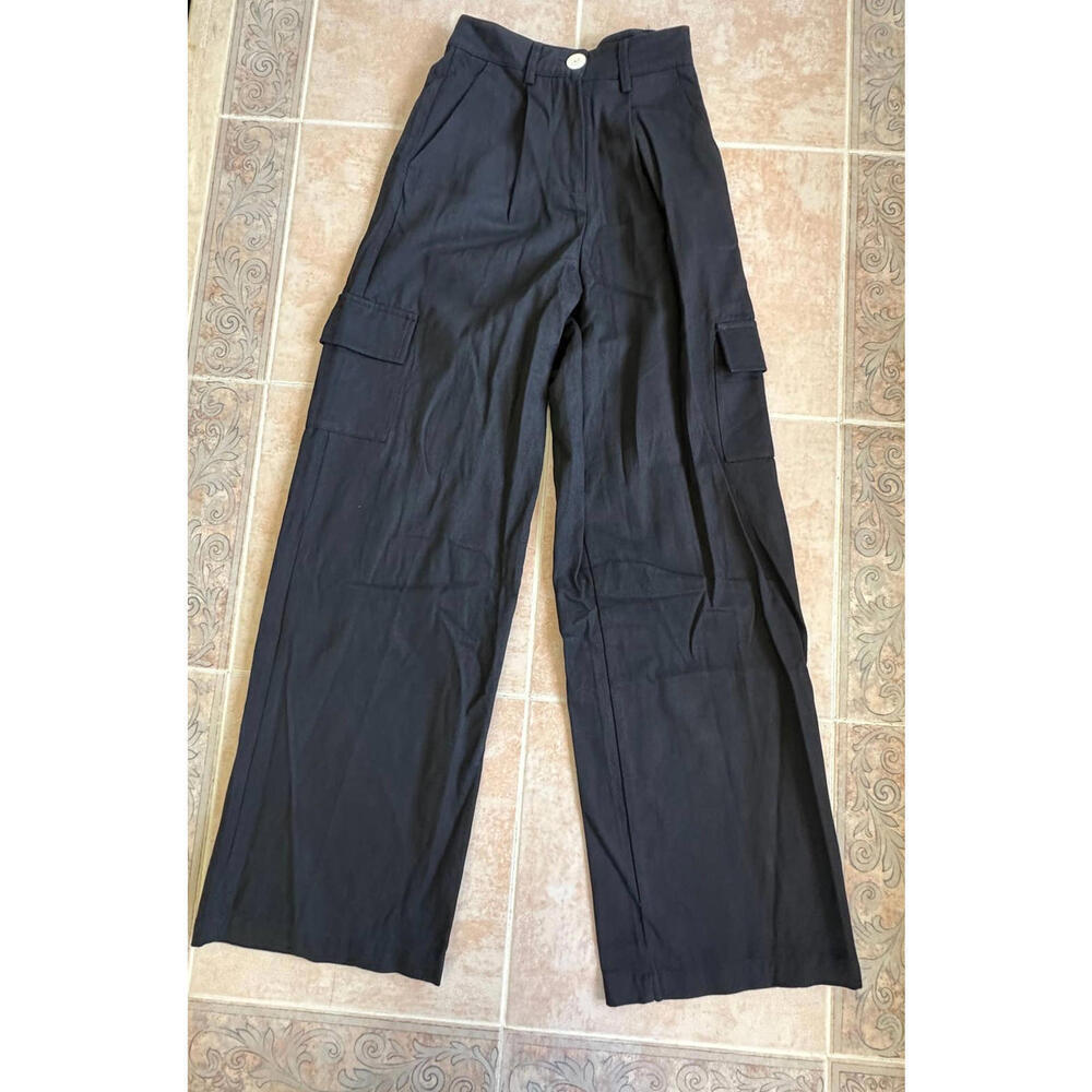 Princess Polly xx Worn once Pleated Black Cargo wide Leg Pants Women Size 2